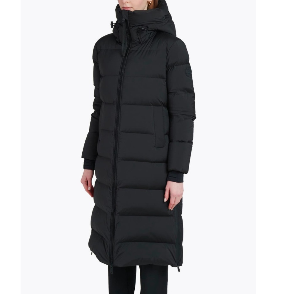 The Recycled Planet Company Water Resistant
Hooded Down Coat Size Large